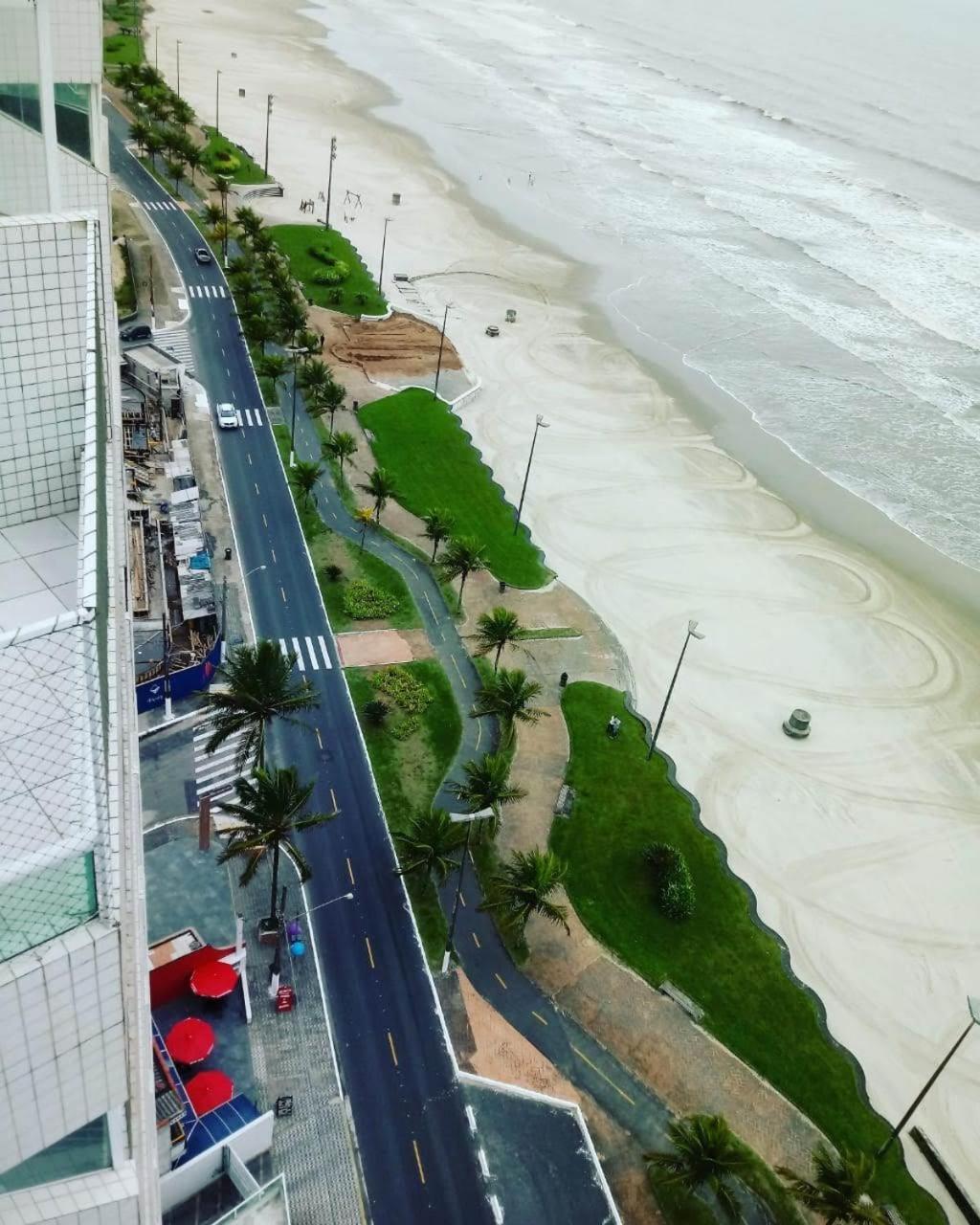 Belo Apartamento Com Vistas Para O Mar - Pe Na Areia - Churrasqueira Na Varanda Прая-Гранди Экстерьер фото